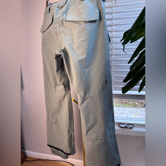 Burton Gloria 2L Stretch Insulated Pants Women's size M, L NWT - Picture 11 of 11